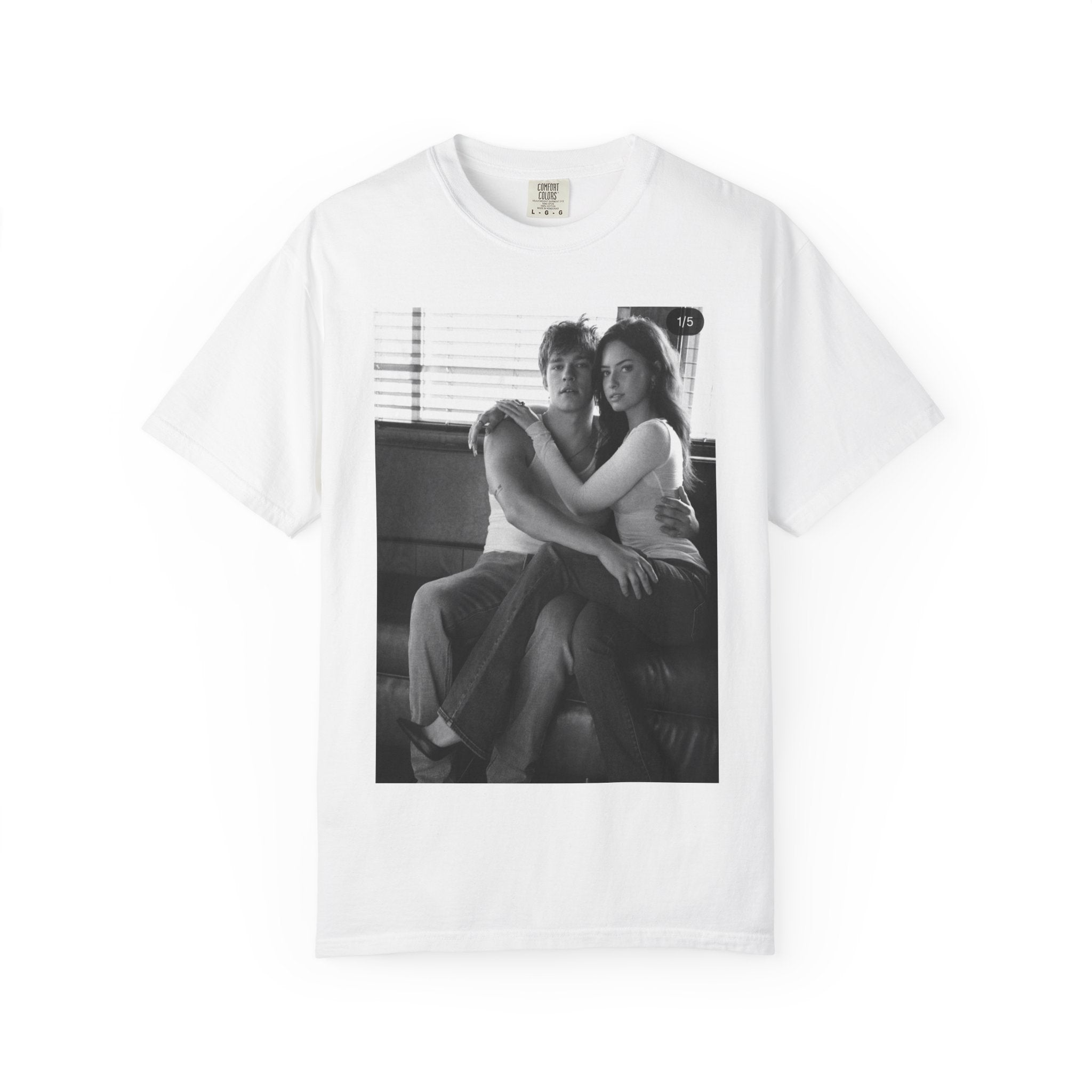 T‑Shirt — Vintage Black & White Couple Photo Graphic Tee